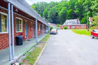 Travelers Inn by OYO Beaver, Hwy 19 4