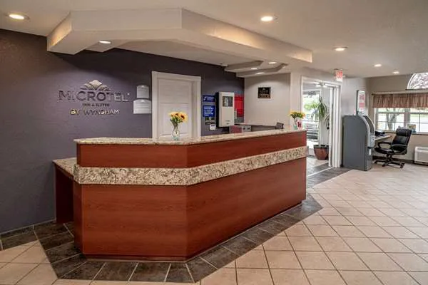 Microtel Inn & Suites by Wyndham Beckley East 4
