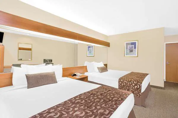 Microtel Inn & Suites by Wyndham Beckley East 4