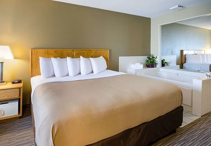 Quality Inn 4