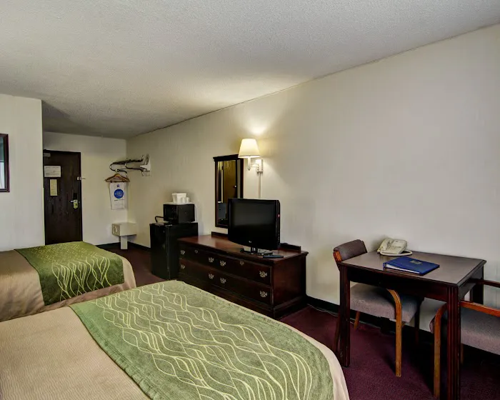 Quality Inn 4
