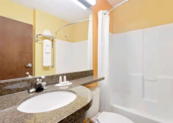 Microtel Inn & Suites by Wyndham Princeton 4