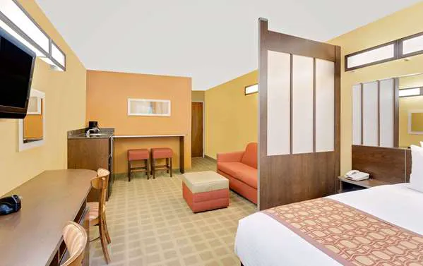 Microtel Inn & Suites by Wyndham Princeton 4