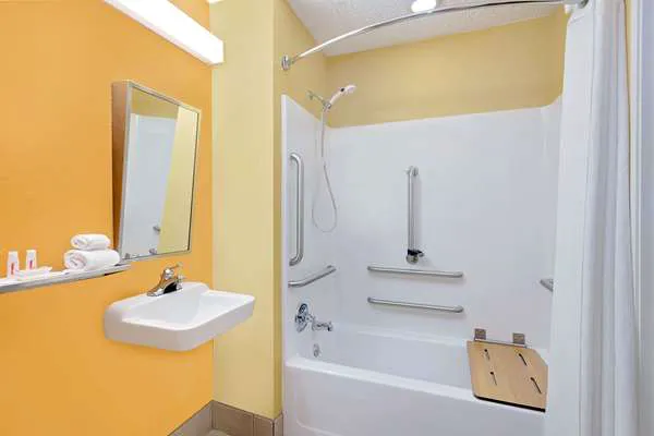 Microtel Inn & Suites by Wyndham Princeton 4