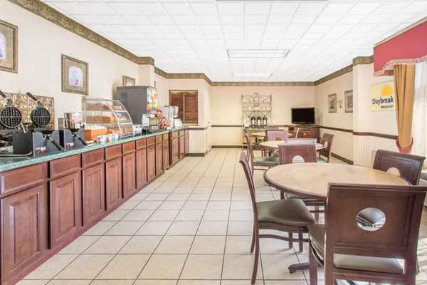 Days Inn by Wyndham Princeton 4