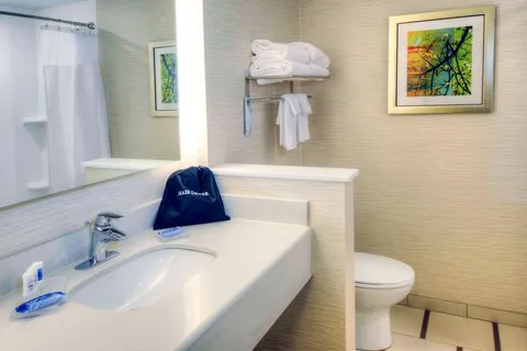 Fairfield Inn & Suites Princeton 4