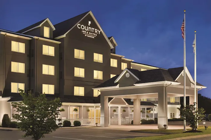 Country Inn & Suites by Radisson, Princeton, WV 4