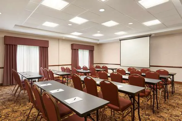 Country Inn & Suites by Radisson, Princeton, WV 4