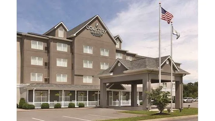 Country Inn & Suites by Radisson, Princeton, WV 4
