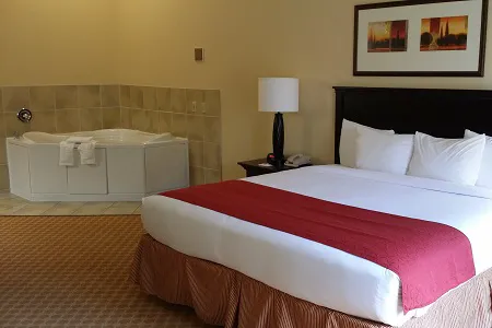 Country Inn & Suites by Radisson, Princeton, WV 4