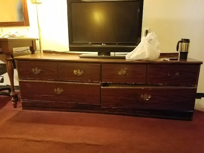 Budget Inn 4