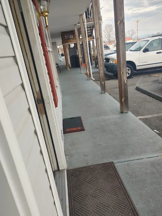 NRV Suites and Extended Stay Motel 4