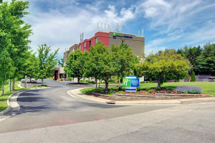 Holiday Inn Express & Suites Blacksburg - University Area by IHG 5