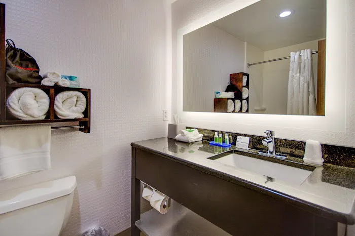 Holiday Inn Express Dublin by IHG 4