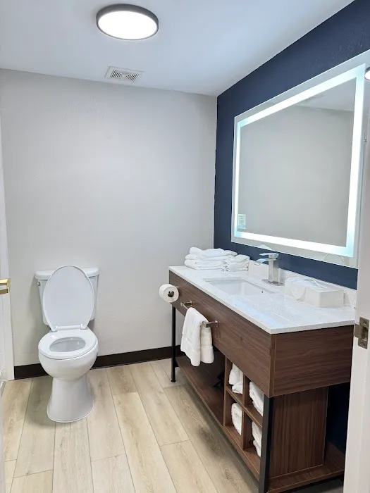 Wingate by Wyndham Dublin Near Claytor Lake State Park 4