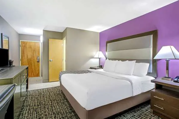 La Quinta Inn by Wyndham Radford 3