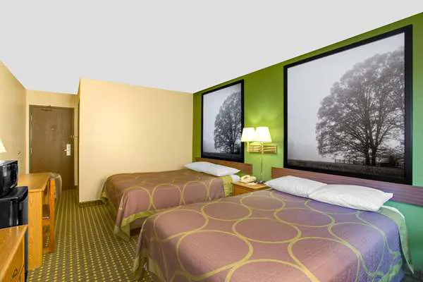 Super 8 by Wyndham Radford VA 3