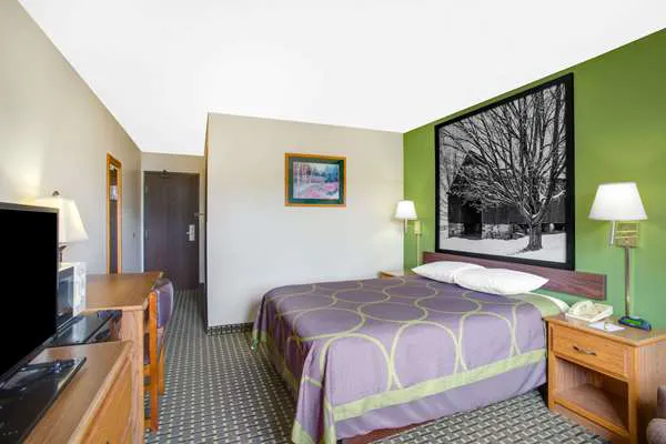 Super 8 by Wyndham Radford VA 3