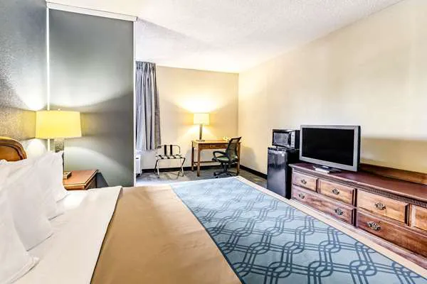 Econo Lodge Inn & Suites Radford-Blacksburg Area 3