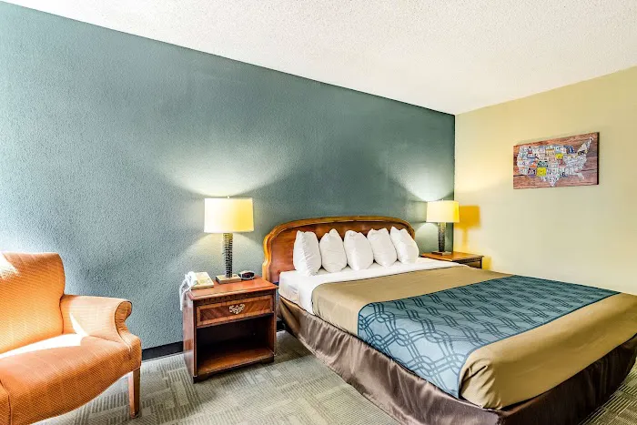 Econo Lodge Inn & Suites Radford-Blacksburg Area 3