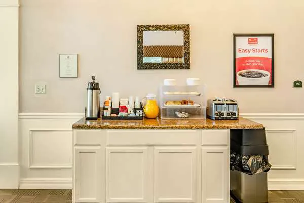 Econo Lodge Inn & Suites Radford-Blacksburg Area 3