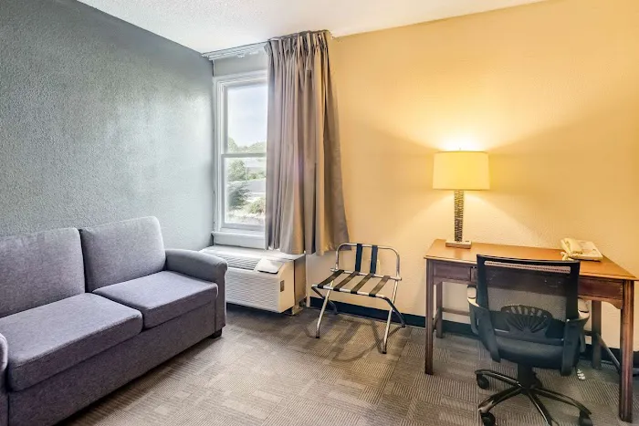 Econo Lodge Inn & Suites Radford-Blacksburg Area 3