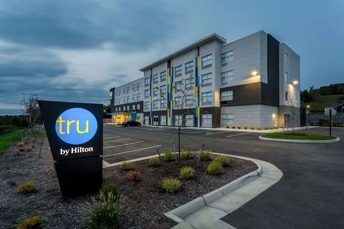 Tru by Hilton Radford 4