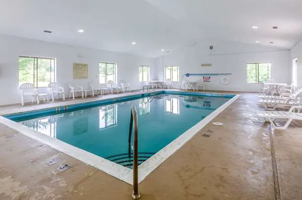 Comfort Inn & Suites Christiansburg I-81 4