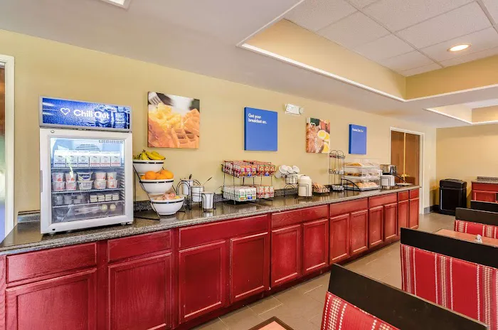 Comfort Inn & Suites Christiansburg I-81 4