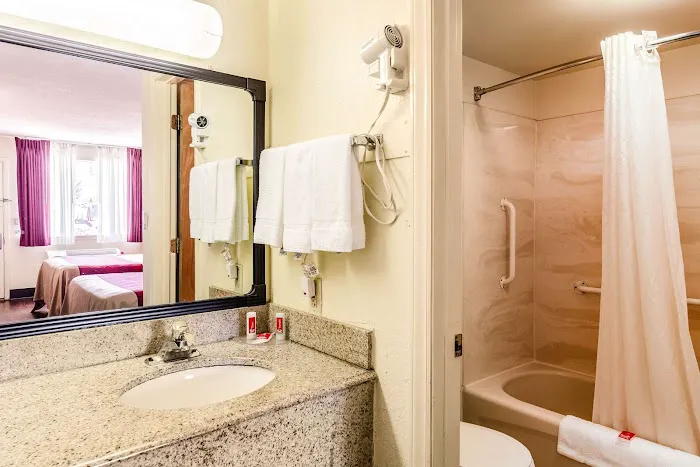 Econo Lodge Christiansburg-Blacksburg I-81 4