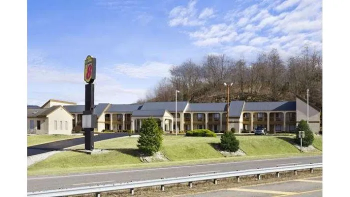 Super 8 by Wyndham Fort Chiswell Wytheville Area 4
