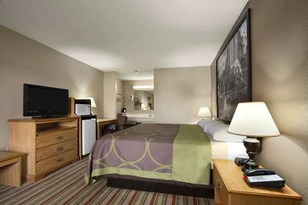 Super 8 by Wyndham Fort Chiswell Wytheville Area 4