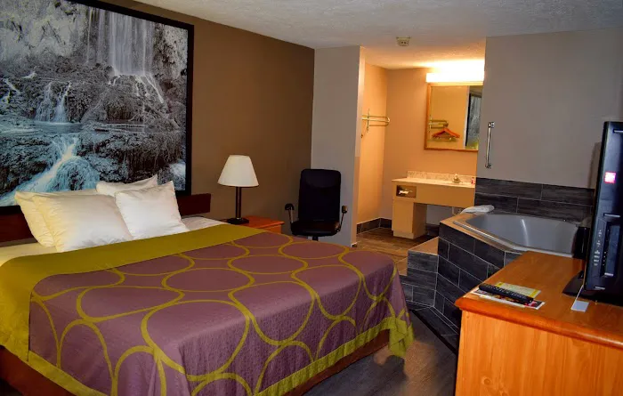 Super 8 by Wyndham Fort Chiswell Wytheville Area 4