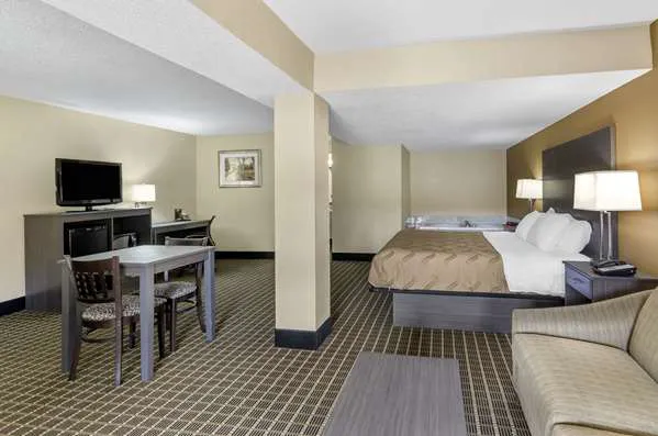 Quality Inn Hillsville 4