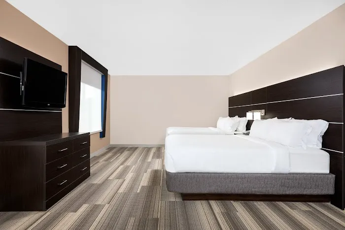 Holiday Inn Express Hillsville by IHG 4