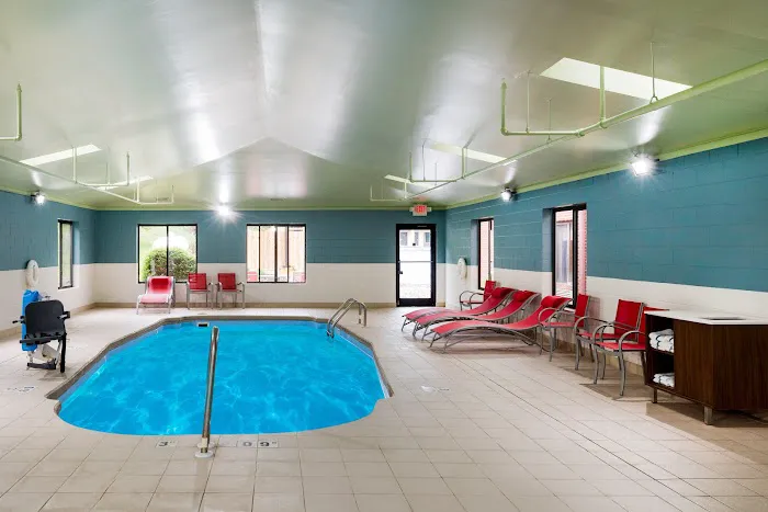 Holiday Inn Express Hillsville by IHG 4