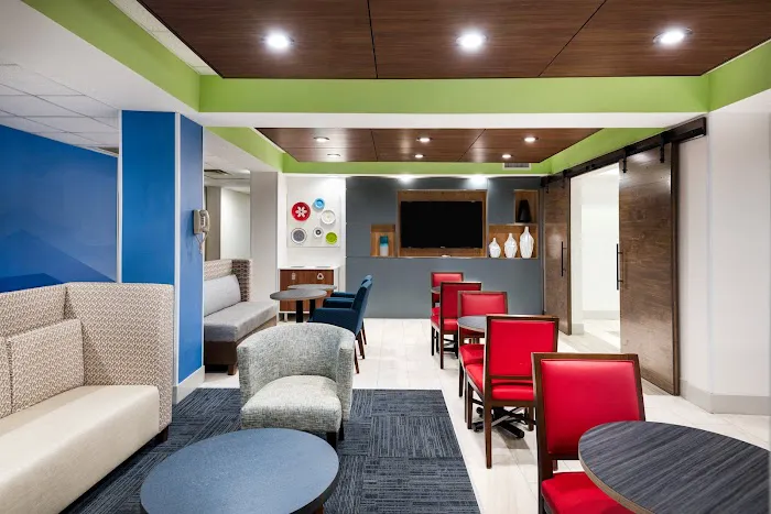 Holiday Inn Express Hillsville by IHG 4