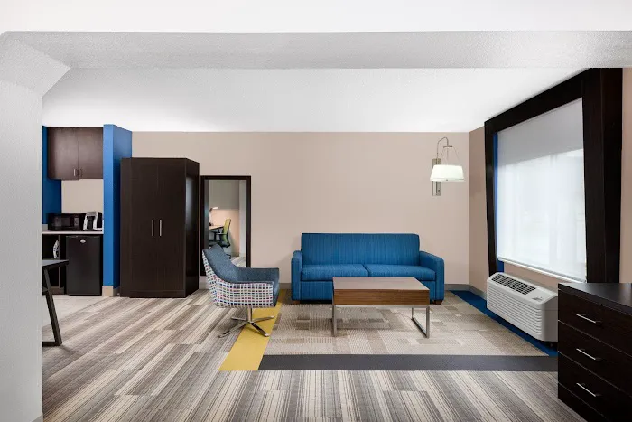 Holiday Inn Express Hillsville by IHG 4