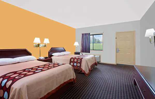 Super 8 by Wyndham Hillsville 4