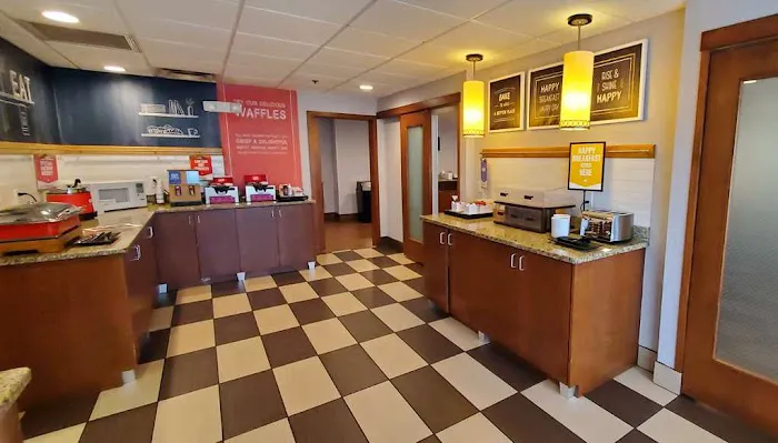 Hampton Inn Hillsville 4