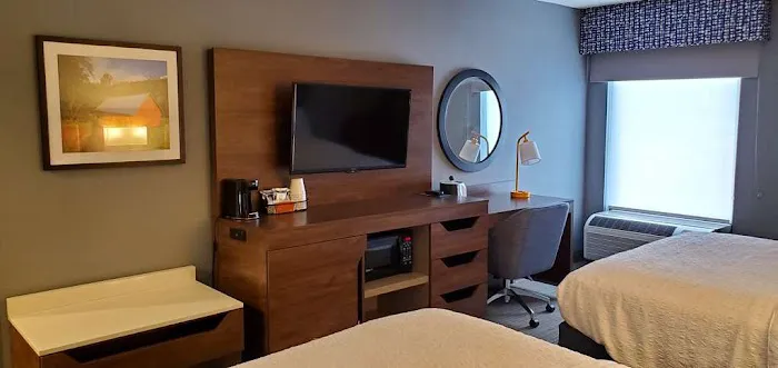Hampton Inn Hillsville 4