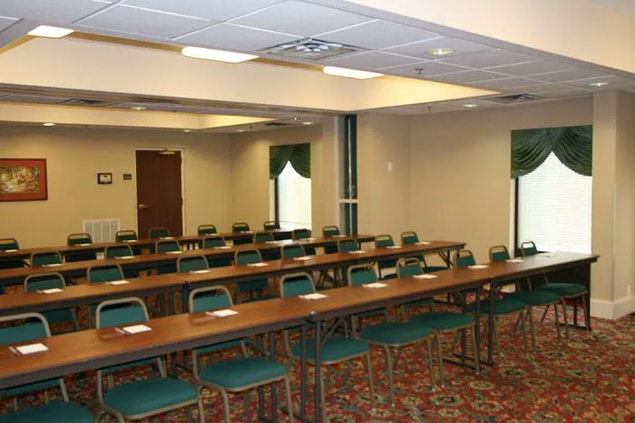 Hampton Inn Hillsville 4