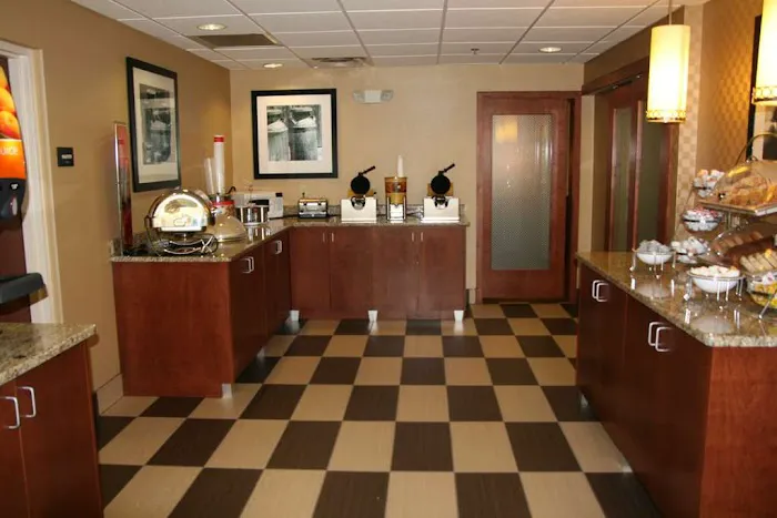 Hampton Inn Hillsville 4