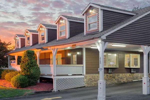 Super 8 by Wyndham Christiansburg 4