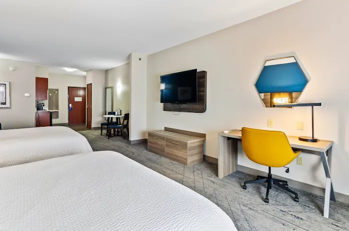 Holiday Inn Express & Suites Wytheville by IHG 4
