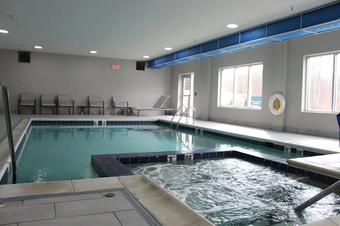 Holiday Inn Express & Suites Wytheville by IHG 4