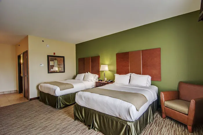 Holiday Inn Express & Suites Wytheville by IHG 4