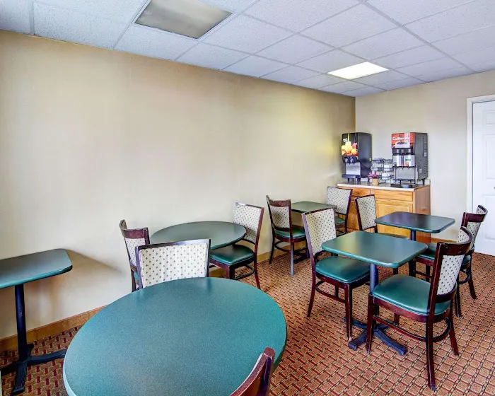 Econo Lodge Wytheville I-77 & I-81 4