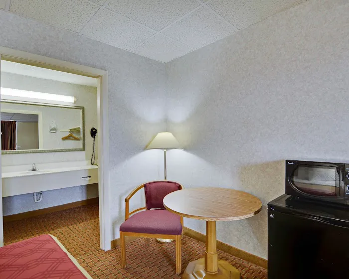 Econo Lodge Wytheville I-77 & I-81 4