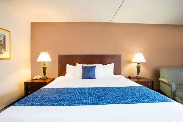 Travelodge by Wyndham Wytheville 4